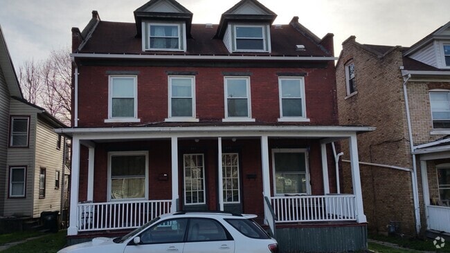 Building Photo - 253 N Spring St