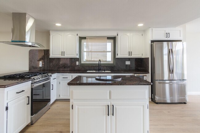 Building Photo - 27408 Larchbluff Dr