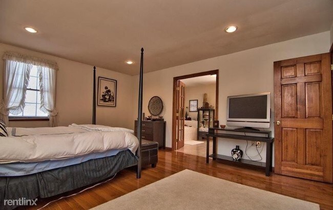 Foto del edificio - 3 br, 2.5 bath House - 2213 Lakeside Dr
