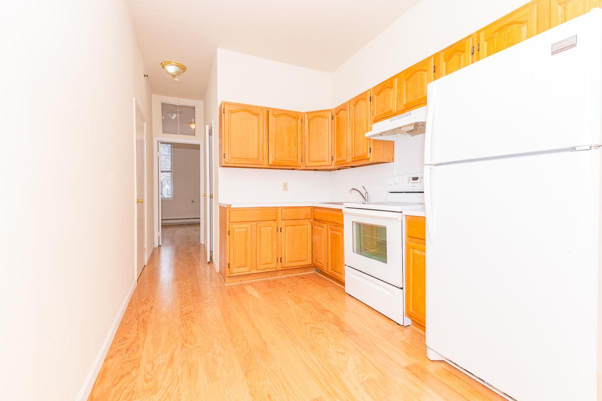 Primary Photo - 23 Park St