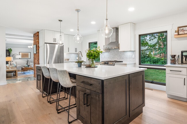 Building Photo - 4552 Wagon Wheel Dr