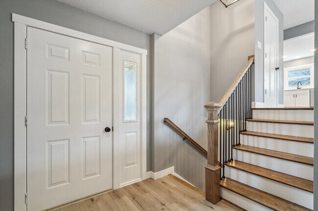 Building Photo - 3 Bedroom | 2 Bathroom Single Family Home ...