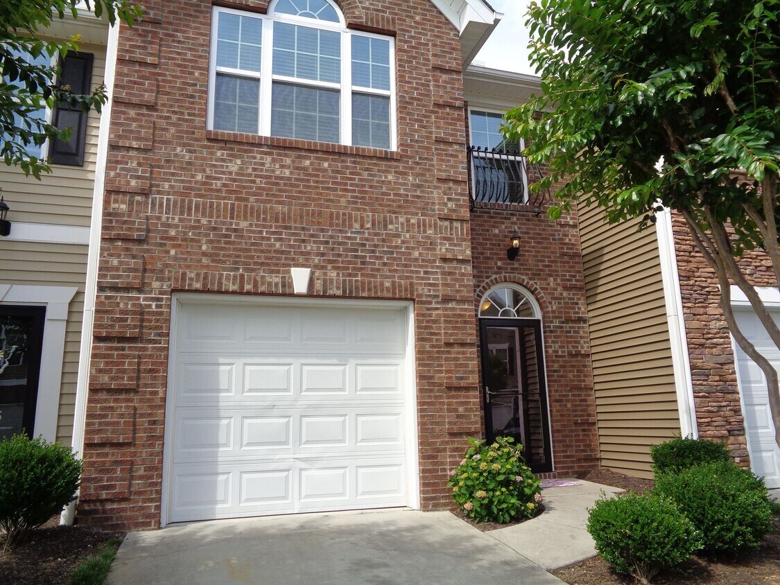 Primary Photo - 3 Bedroom Townhouse with 1-Car Garage