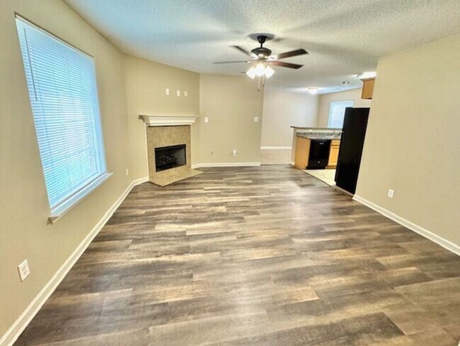 Foto del edificio - Move In Special! Check Out This 3 Bedroom ...