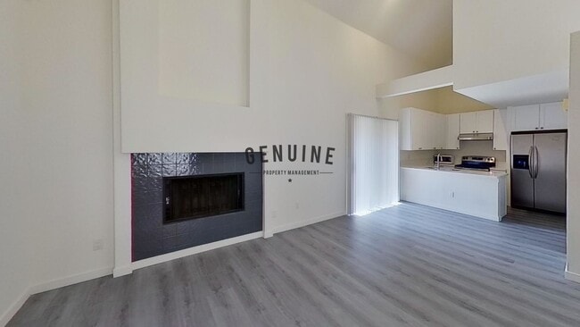 Building Photo - 2 Story 2Bd 2Ba Condo w/Vaulted Ceilings a...