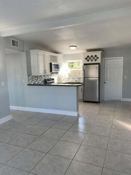 Foto del edificio - 5672 Purdy Ln