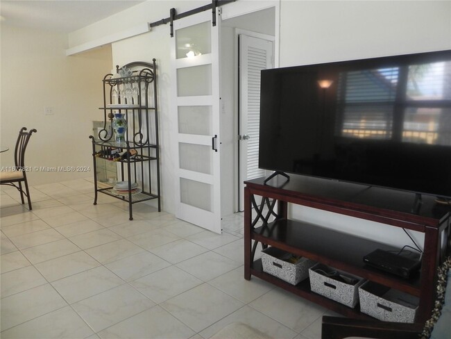 Foto del edificio - 3212 NE 8th Ct