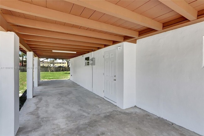 Foto del edificio - 2501 NW 21st St