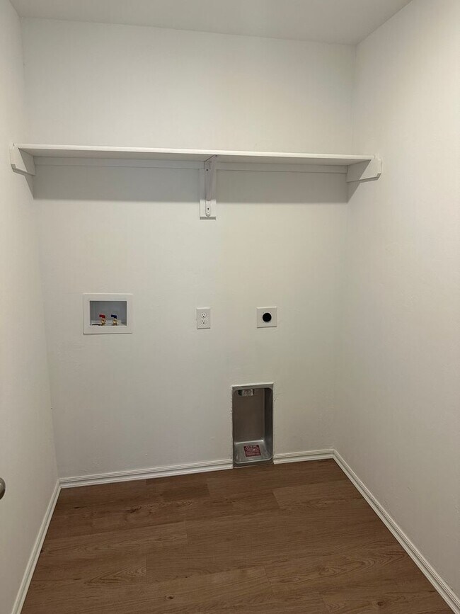 Building Photo - Limited Time Summer Savings- $99 First Month's Rent | Spacious 3 Bed, 2 Bath Home in Purcell