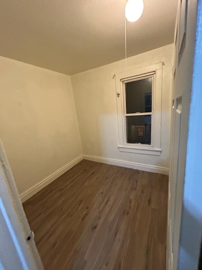 Building Photo - 29 125th St