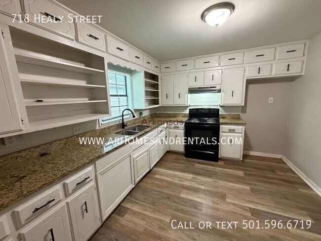 Foto del edificio - 718 Healy St