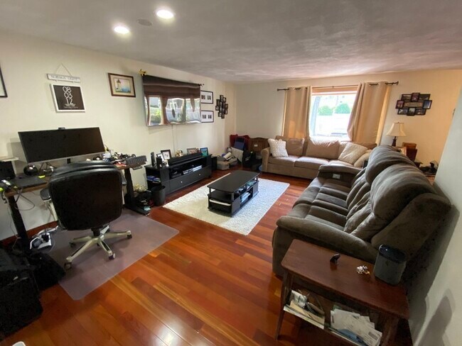 Foto del edificio - 394 Cherry St