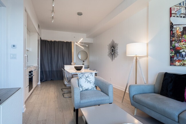 Building Photo - 955 Rue Lucien-L'Allier