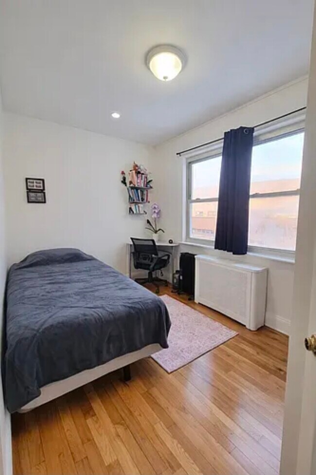 Foto del edificio - 23-39-39 93rd St