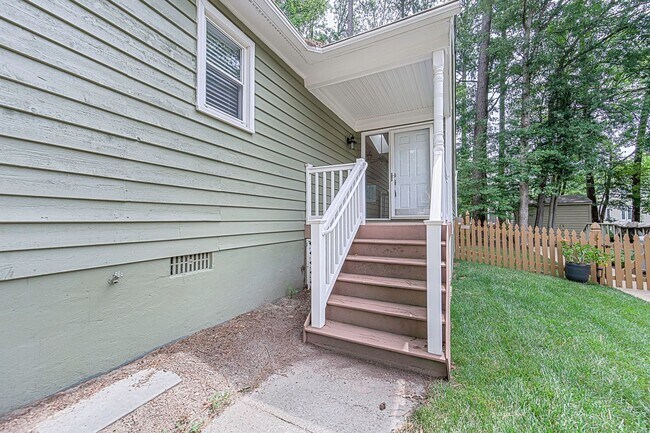 Foto del edificio - Freshly Updated 3BR/2BA One-Level Home — 2 Miles to Short Pump — $2,300/mo + Deposit-Free Option!