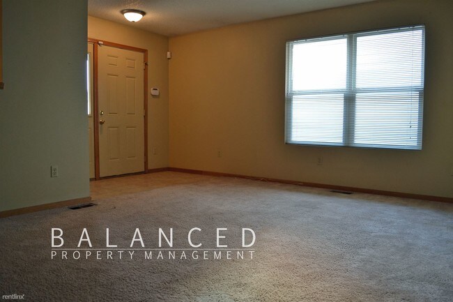 Foto del edificio - 4 br, 3 bath Duplex - 5780 SW Woodbridge Dr