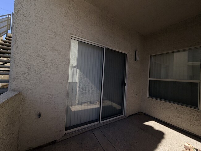 Building Photo - 6250 W Flamingo Rd