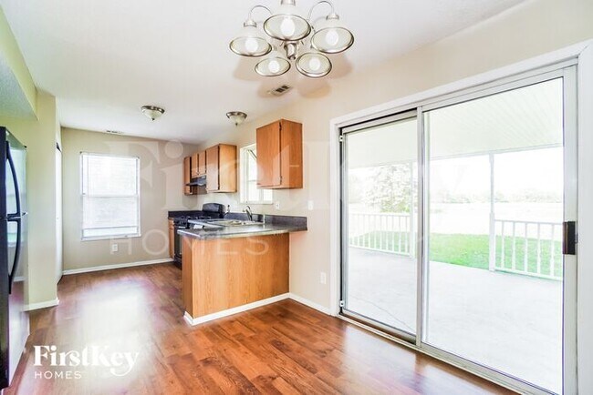 Foto del edificio - 6266 Glencairn Cir