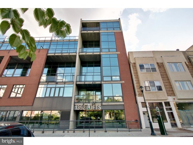Building Photo - 1352 South St