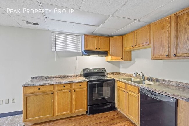 Photo - 28 E Hollister St Apartment