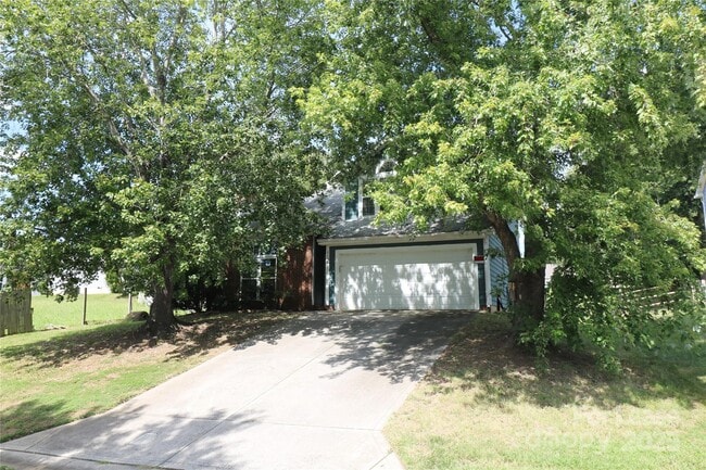 Foto del edificio - 7130 Lanark Ct