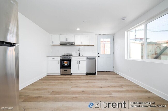 Foto del edificio - Studio, 1 bath 4plex - 6965 Saranac St, Sa...