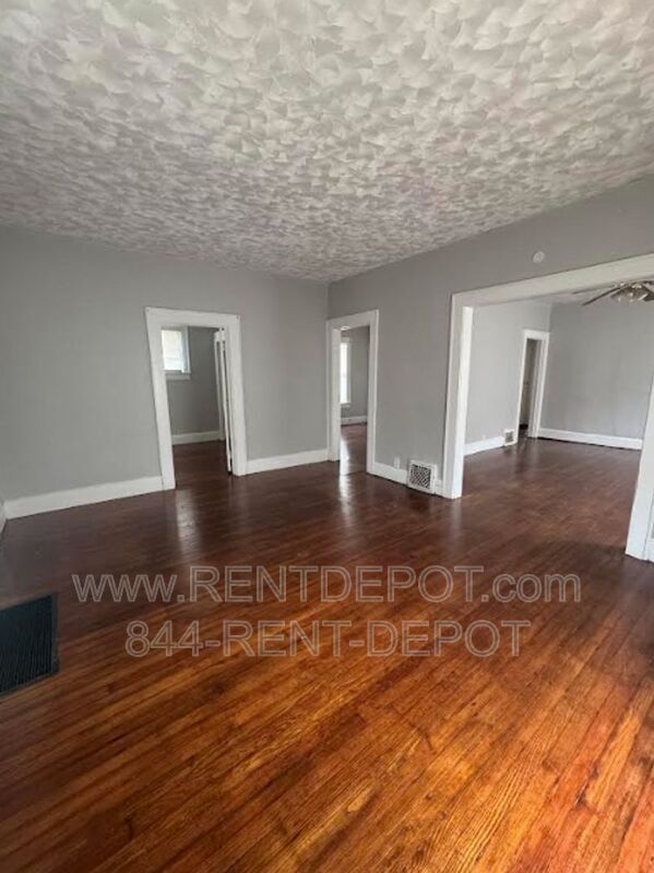Building Photo - 621 Covert Ave