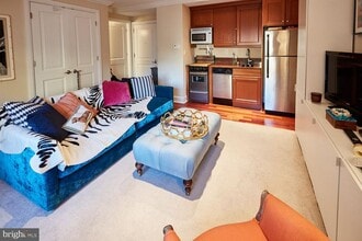 Building Photo - 1701 Locust St