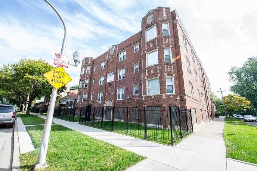 Primary Photo - 7953-59 S Dobson Ave