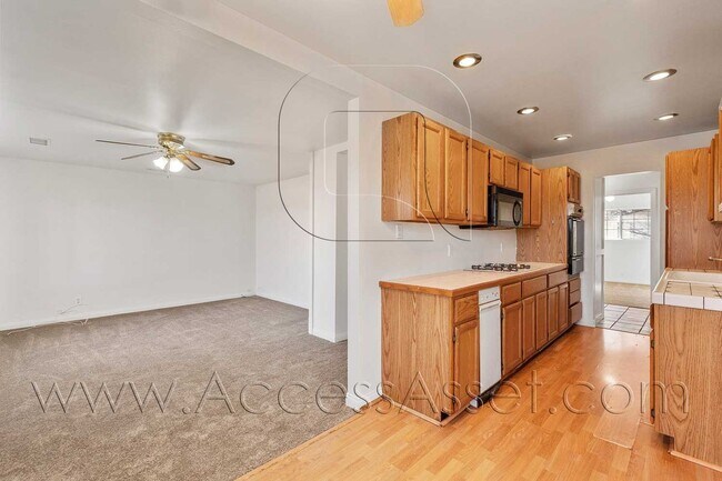 Building Photo - Spacious One Story 2 Bed/1.5 Bath Home In Wonderful City Of Lake Elsinore!