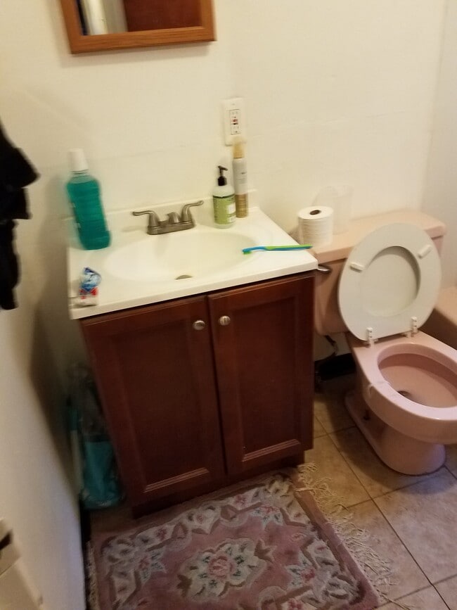 bathroom - 10 Cable Pl