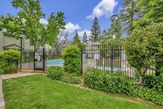 Building Photo - 9119 Newhall Dr