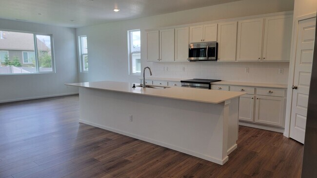 Foto del edificio - Brand New 3-Bedroom Home In Eagle Ridge