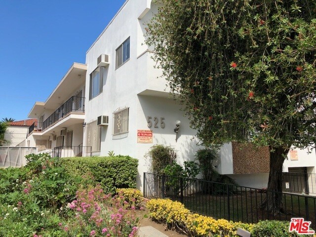 Foto del edificio - 525 N Hayworth Ave