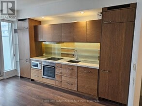 Building Photo - 45 Charles St E