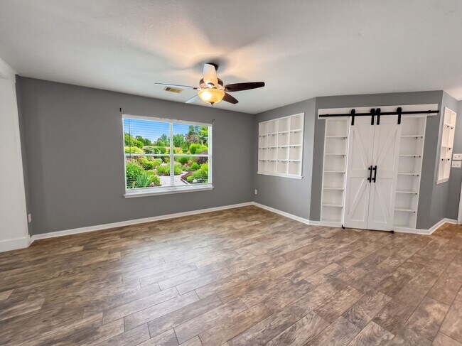 Building Photo - 8102 Sanders Glen Ln