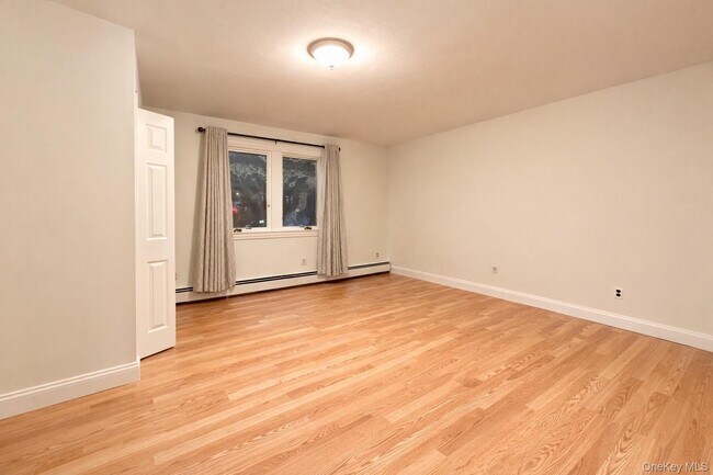 Foto del edificio - 26 Garrity Ave