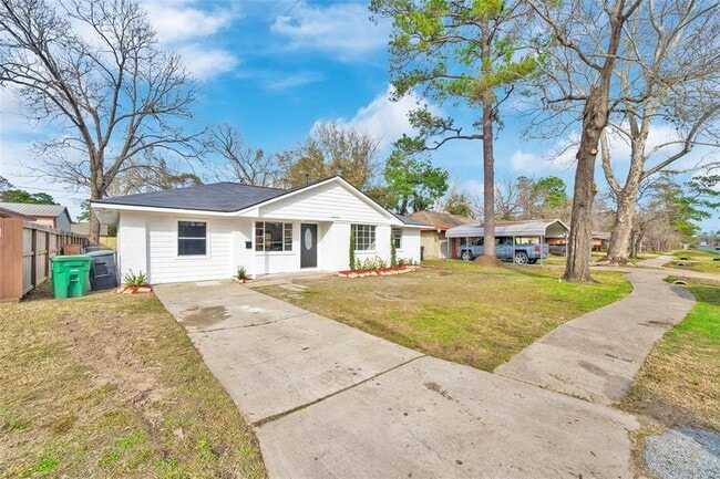 Building Photo - 5805 Langley Rd