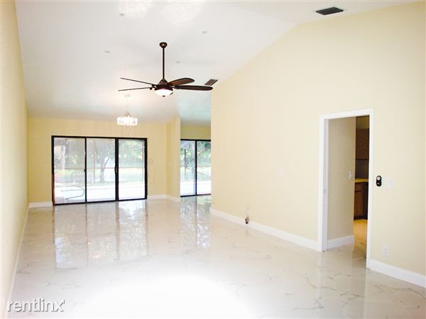 Building Photo - 7907 Villa Nova Dr