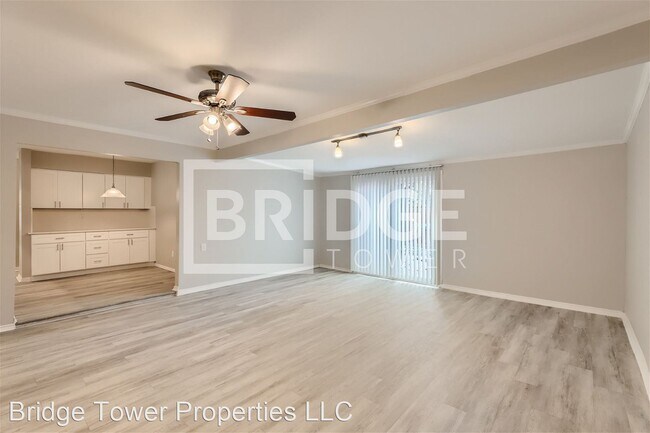 Building Photo - 4 br, 2.5 bath House - 2933 Deep Valley Trail
