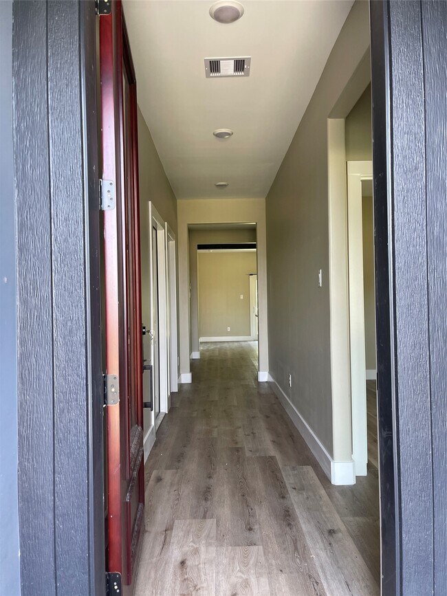 Foto del edificio - 607 Schurmier Rd