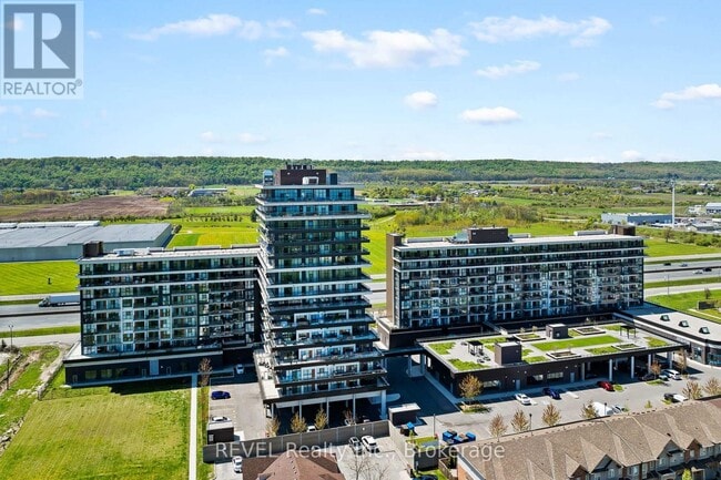 Photo du bâtiment - 550-1550 N Service Rd
