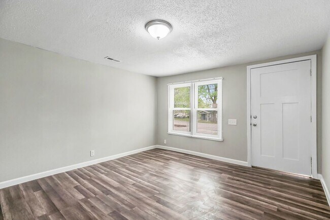 Building Photo - Charming 4-Bedroom Home in Independence, M...