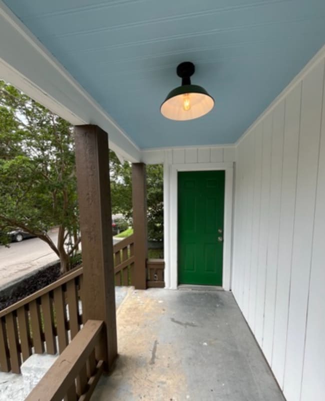 Building Photo - 1904 E 10th St