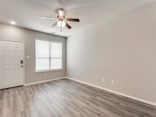 Building Photo - 3405 Cricket Dr