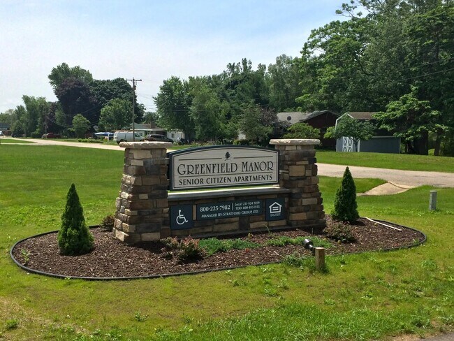 Foto del edificio - 228 Dewitt Ave