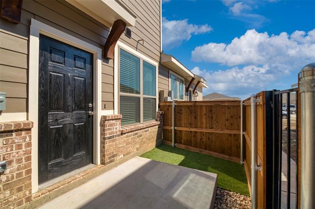 Building Photo - 703 Harvest Moon Dr