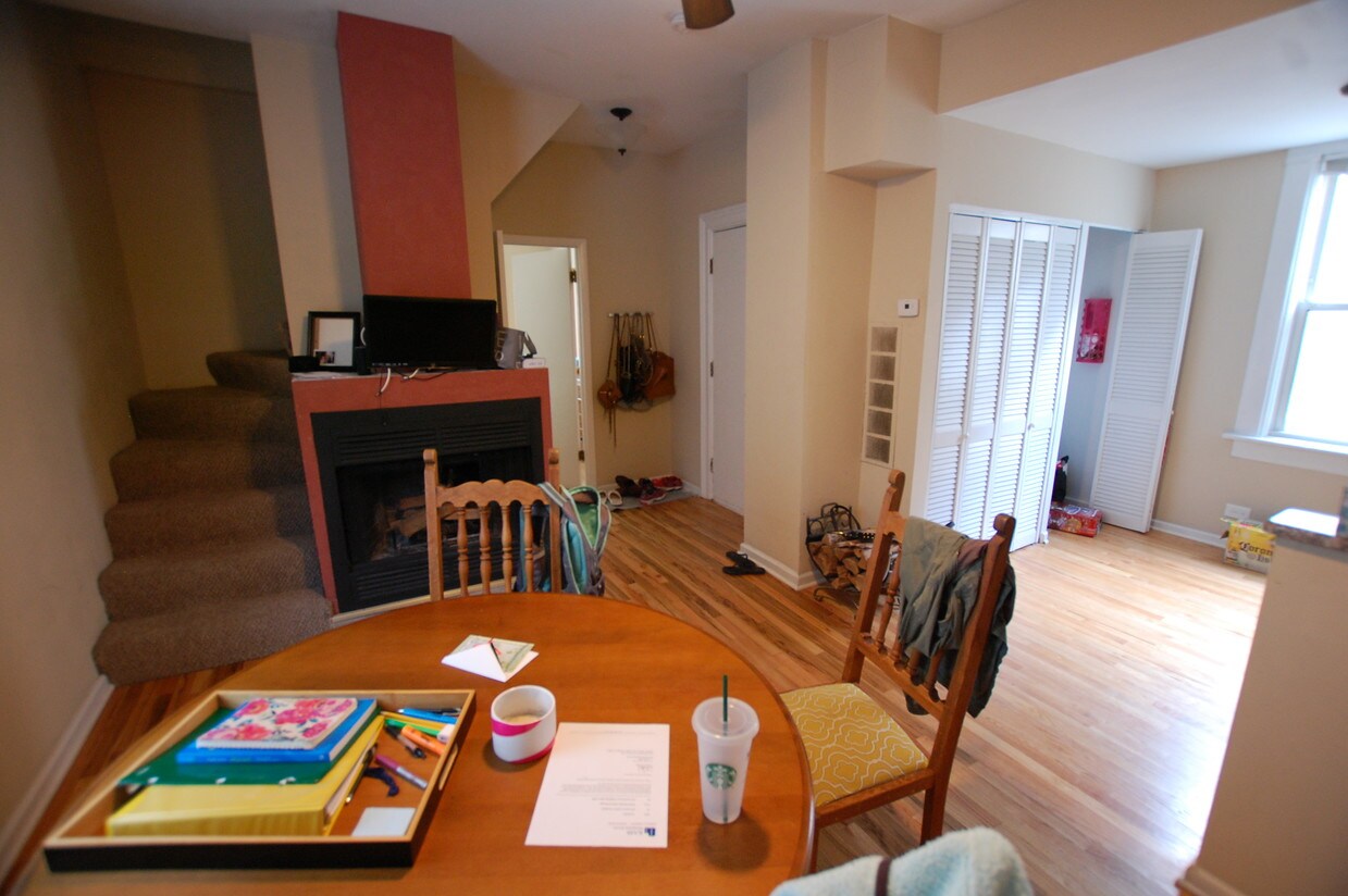 Foto principal - 3037 N Southport Ave
