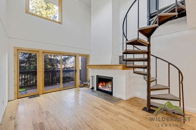 Building Photo - Fully Updated 3 Bedroom/ 3 Bath Peaceful Condo