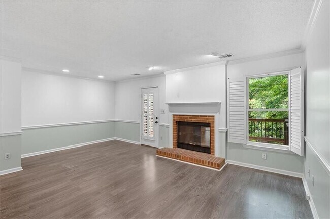 Foto del edificio - 1211 Whitlock Ridge Dr